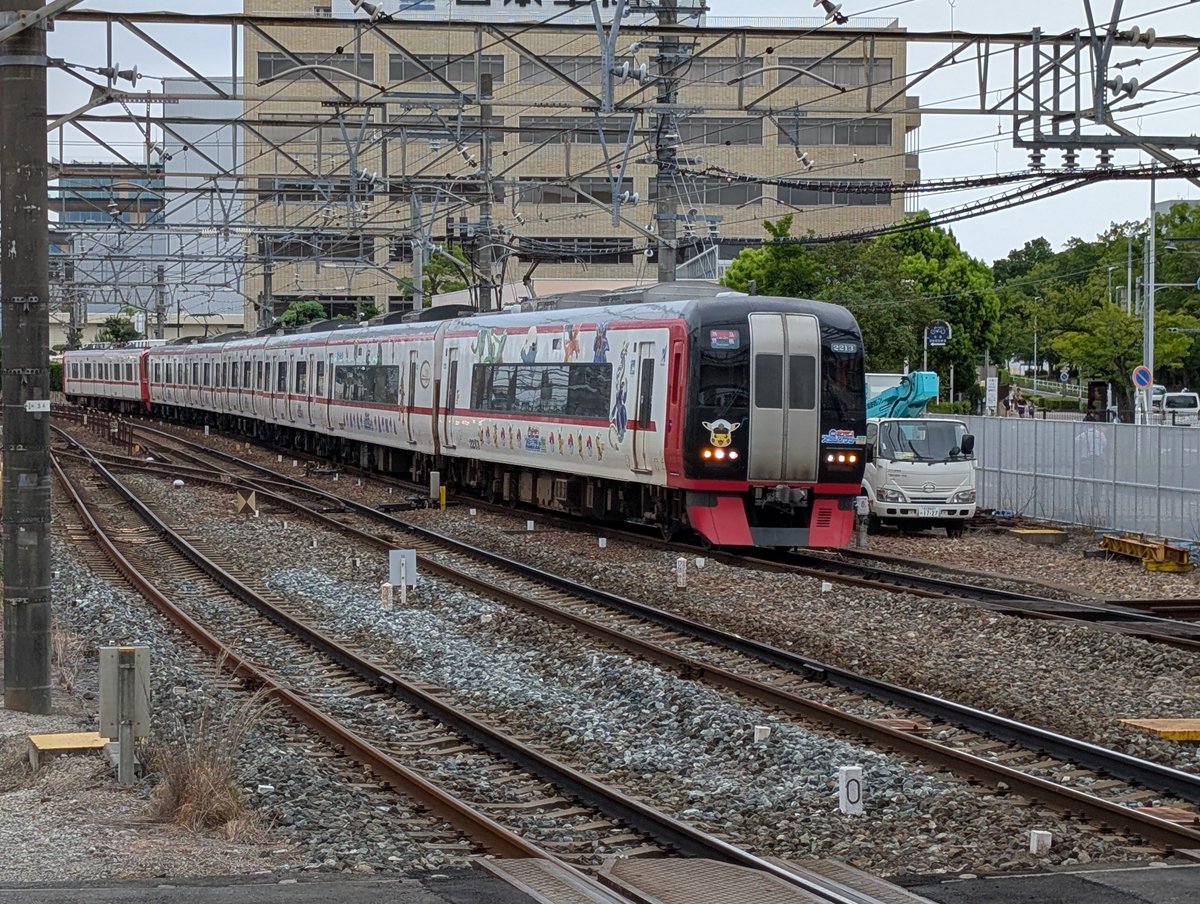 201205kei's tweet photo. 神宮前到着
次の電車まで撮影してましたが朝の名鉄は見られない種別と行き先があって面白いな https://t.co/9ZHOEGCBt3