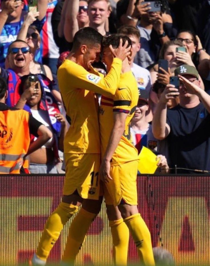 Syayn_26's tweet photo. @RickyUnsual @nocontextfooty Look at your players bro https://t.co/kcn9QAIrzY
