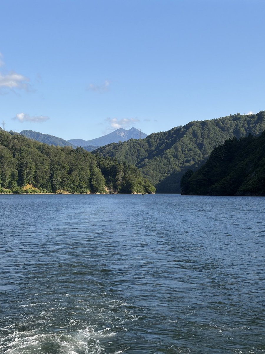 nanamayu's tweet photo. 素晴らしい避暑の旅🏔️。17が撮ってくれた満天の星空写真をGeminiが解説してくれたわ🤭 https://t.co/fVVrbdMU2r