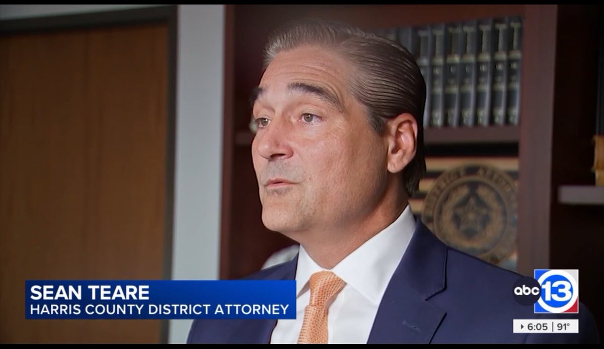 miyashay's tweet photo. On Sunday, a day laborer saw someone waving a gun at a Home Depot and called 911. @HoustonPolice arrived, but in the midst of it all, ICE showed up &amp; took the witness. Today, @SeanTeareHCDAO spoke to @abc13houston. Story link next. https://t.co/0hh4mIFOaq