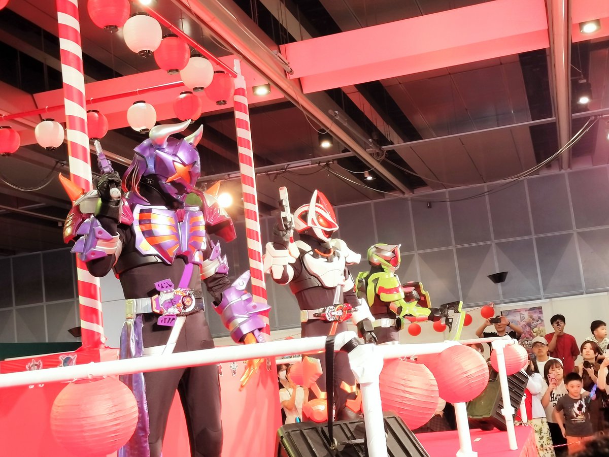 4G6F3Z8T7R's tweet photo. おはようございます！
昨日は地元の友達とスーパーヒーロー夏祭りに行ってきました！
めちゃくちゃ楽しかったな！
#スーパーヒーロー夏祭り2026 https://t.co/WyL1mUlQUl