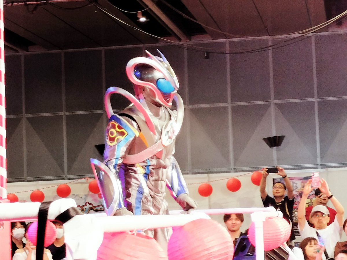 4G6F3Z8T7R's tweet photo. おはようございます！
昨日は地元の友達とスーパーヒーロー夏祭りに行ってきました！
めちゃくちゃ楽しかったな！
#スーパーヒーロー夏祭り2026 https://t.co/WyL1mUlQUl