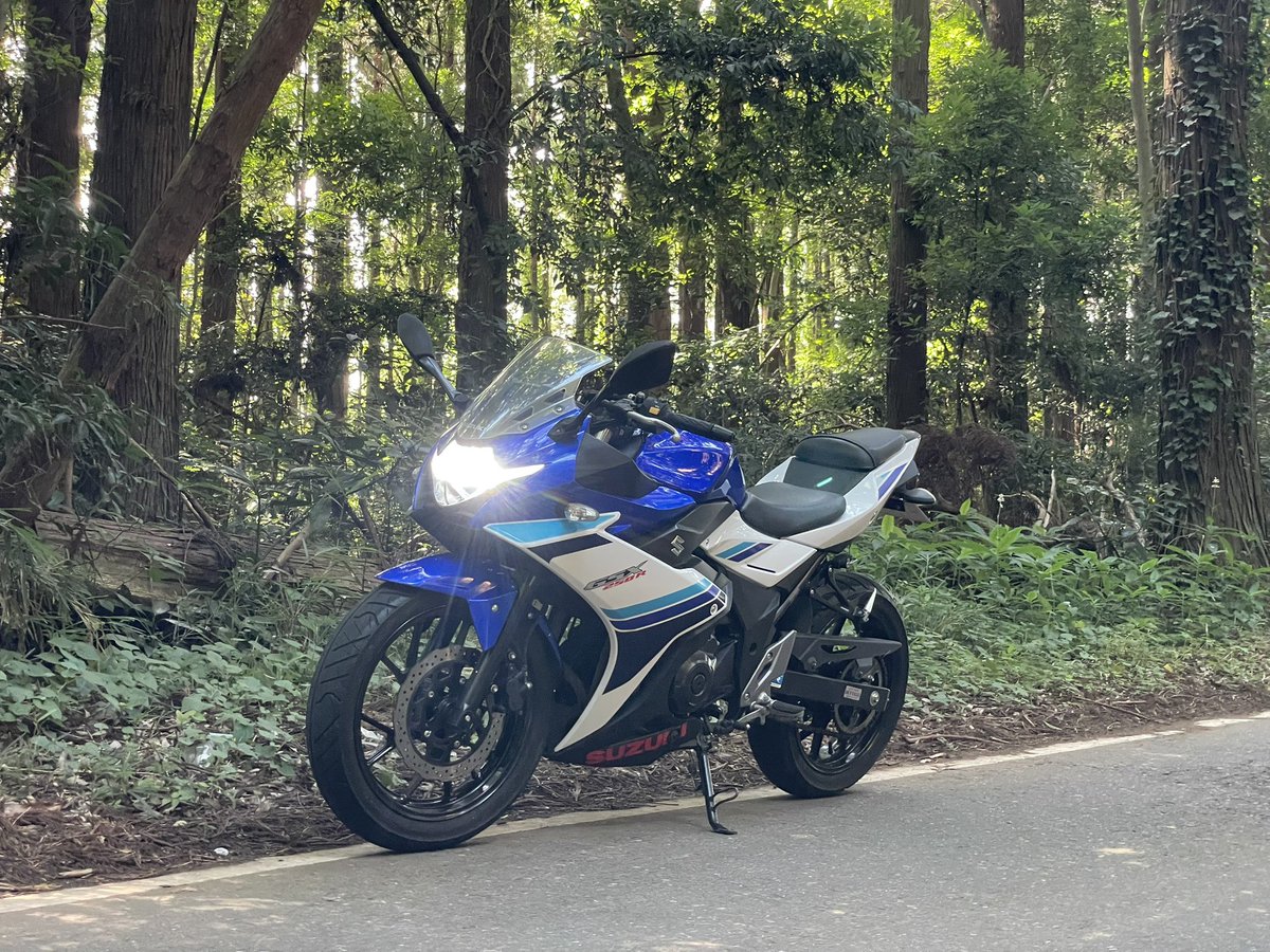 AE8619's tweet photo. 初めて298で同じジスペケに会って嬉しくて声掛けてしまった笑
バイク乗りてえ！！！ https://t.co/PnjMdZLjUv