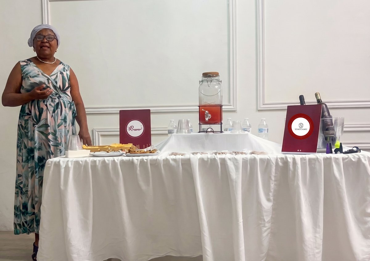 AweHonduras's tweet photo. 🎉Celebramos a Daysi Yolany Oliva Caballero, emprendedora de la 6.ª edición de AWE La Ceiba, quien registró oficialmente su marca SEMEGAMU. 

Gracias a la formación y capital semilla, hoy su sueño sigue creciendo. 

 ¡Felicidades, Daysi!  #AWE6#MujeresEmprendedoras https://t.co/iXBCfZdPZN