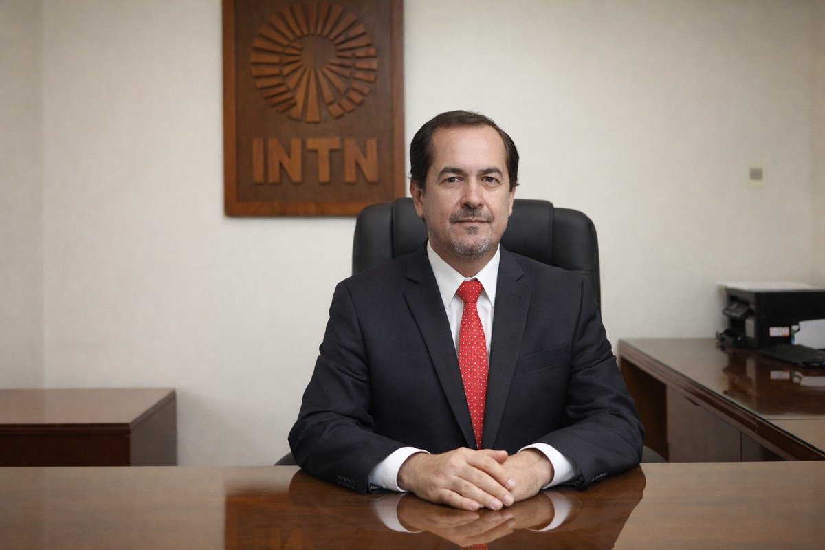 solteldo43516's tweet photo. Continua el festin en el @INTNPy  con @RiverosLlano a la cabeza y con una causa pendient en la fiscalia👁
Junto a su "jefe" de RRHH, Cristhian Ortega quien es el mayor "perro" de la entidad pero no tan perro con Claudia Denis directora de certificación que de embolsa 60 palitos https://t.co/1UYaFg5Whm