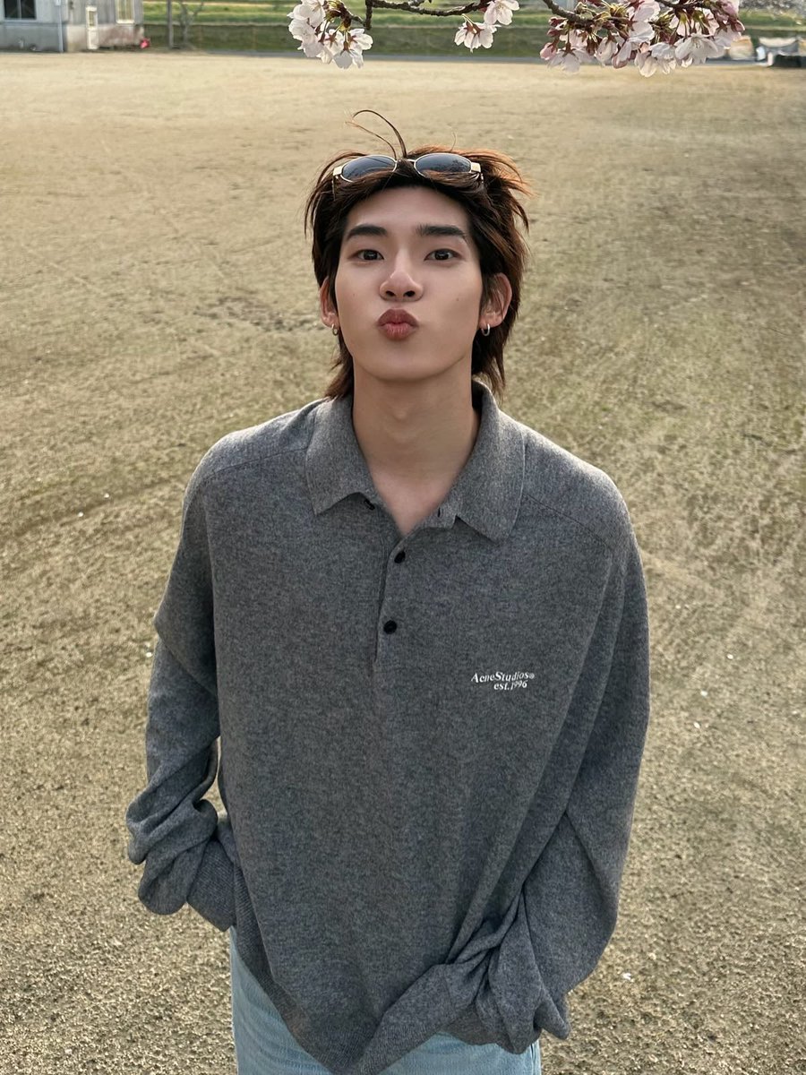 eclipzeliors's tweet photo. feel good to finally be myself https://t.co/iMSpGlYZRZ
