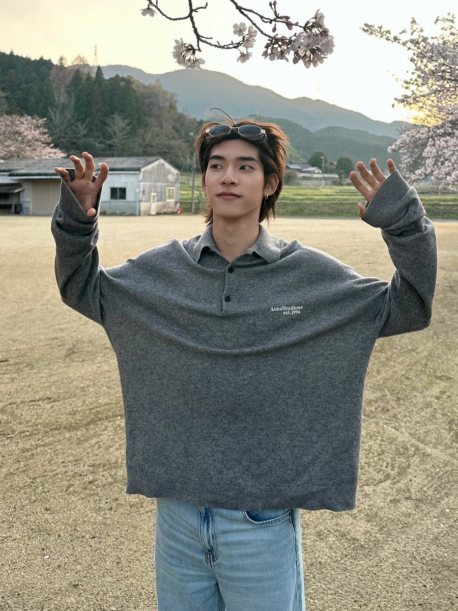 eclipzeliors's tweet photo. feel good to finally be myself https://t.co/iMSpGlYZRZ