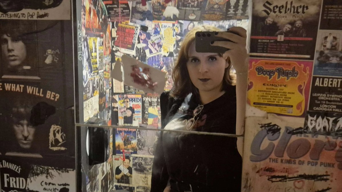 tinkerAzulae's tweet photo. People can just call me Tinker or Tinks. I ramble a lot about a bunch of different obsessions at times, especially if it involves robots. https://t.co/XaJ8qsF2Yo