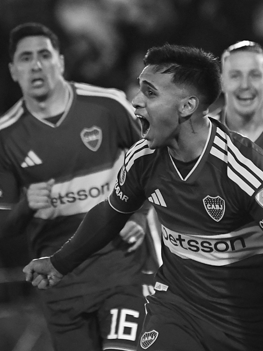 BocaJrsOficial's tweet photo. ¡Si, Pulmoncito! 👊⚽️ https://t.co/ZTLv1nUc6J