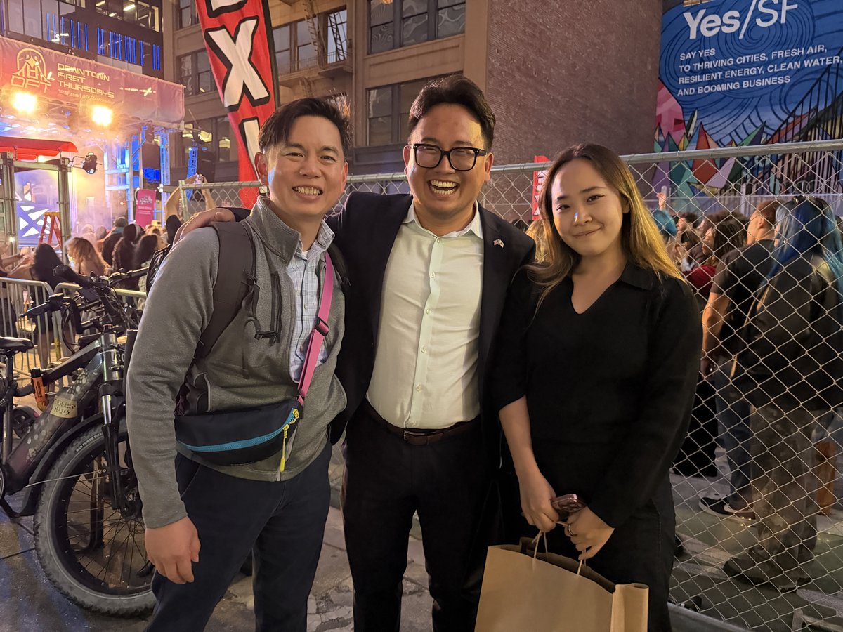 chungforchange's tweet photo. Three generations of lawyers! https://t.co/KBdpeJVsGd