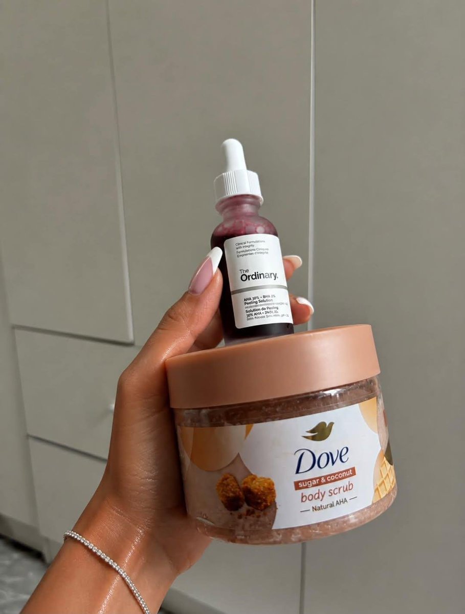 oimarym's tweet photo. Eu não achava que minha pele pudesse ficar tão macia… até começar a usar essa combinação. 😭✨ Agora eu entendi todo o hype. https://t.co/4kDE300btS