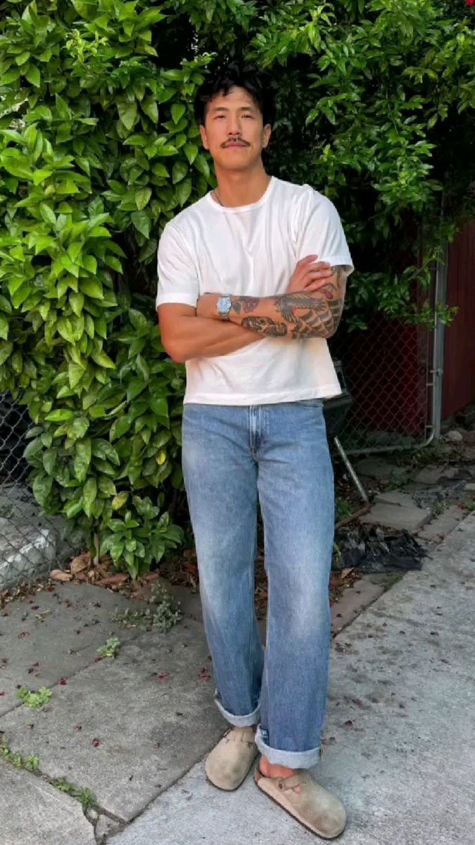 rachcorrine's tweet photo. Birks. Denim. White tees. On repeat. (It’s still summer.) https://t.co/sxRu9cpO1C