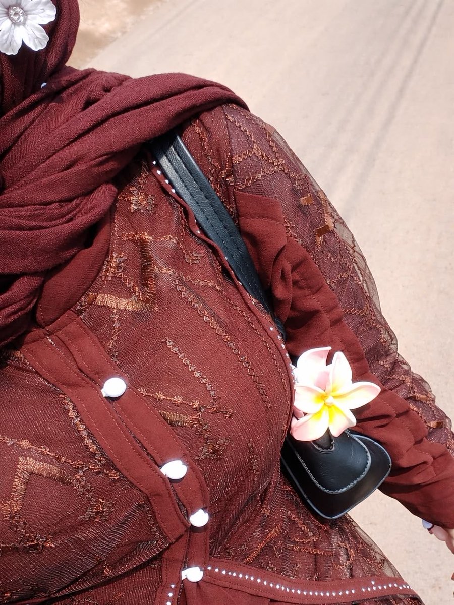 sunkissedauraaa's tweet photo. ciri-ciri cowo enak, ngenakin cewenya duluuu. https://t.co/k1TRVvHGba