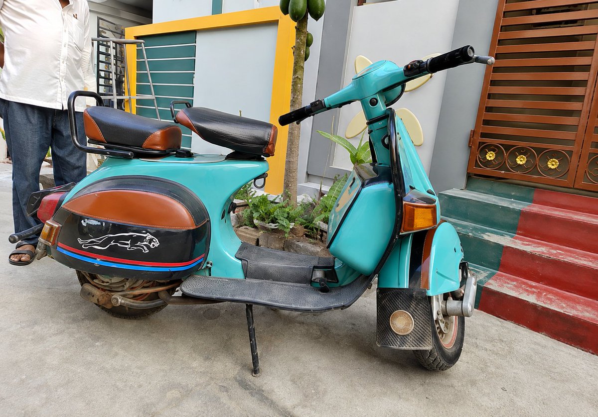 MungandaSa9301's tweet photo. It's the our previous generations most lovable vehicle....#chethak is a one of the classic scooty...to the our grandfathers...🥳🌊 https://t.co/xpsnMgH8C6