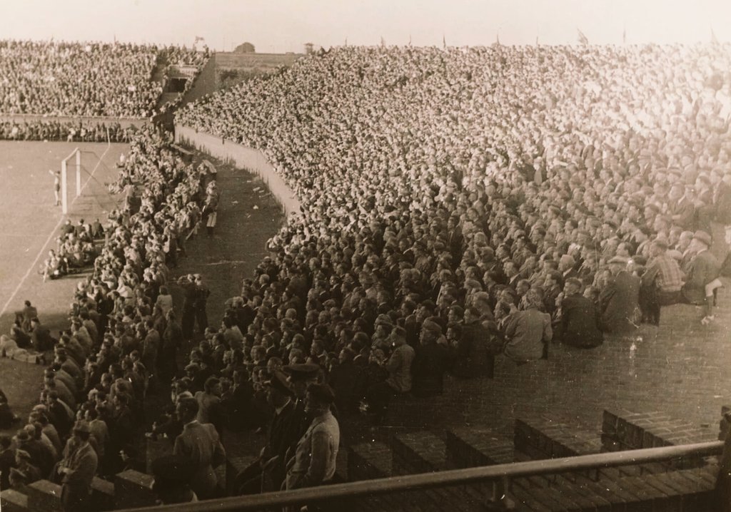 footballmemorys's tweet photo. A packed De Meer Stadion
#Ajax #ILancieri #Stadiums #Fans https://t.co/AguJ0PUrR1