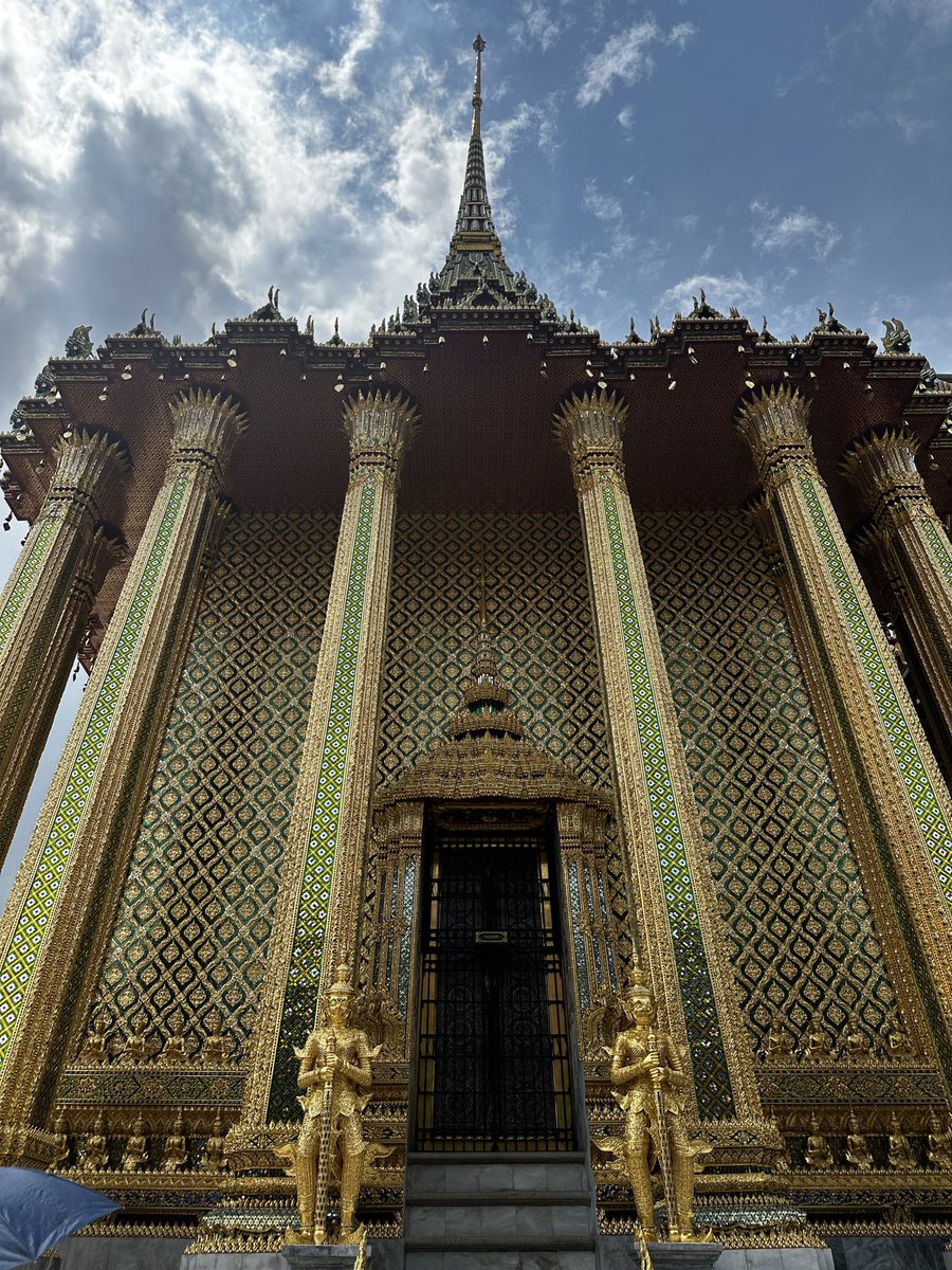 swu200201's tweet photo. Almost one year in Thailand. 🇹🇭

Then I realized:

I know the factories better than I know Thailand. 😄

Finally had some time to visit the Grand Palace.

Working abroad shouldn’t only be about work.

Still working. Still learning.
And finally, starting to explore. 🌏 https://t.co/4XL1ZZpFgR