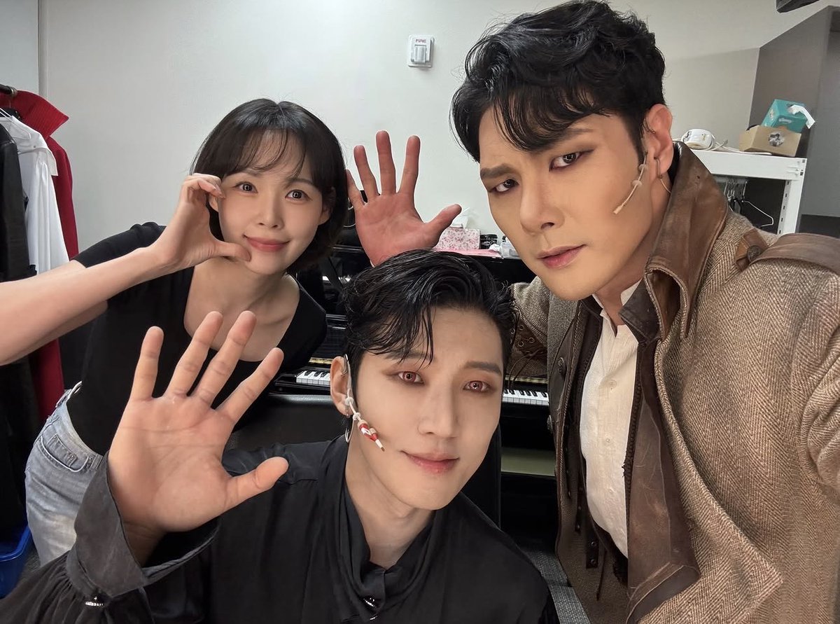 _eschofe's tweet photo. 성이형이래.. 마음엄청조음이... https://t.co/FqIhiyEI1l