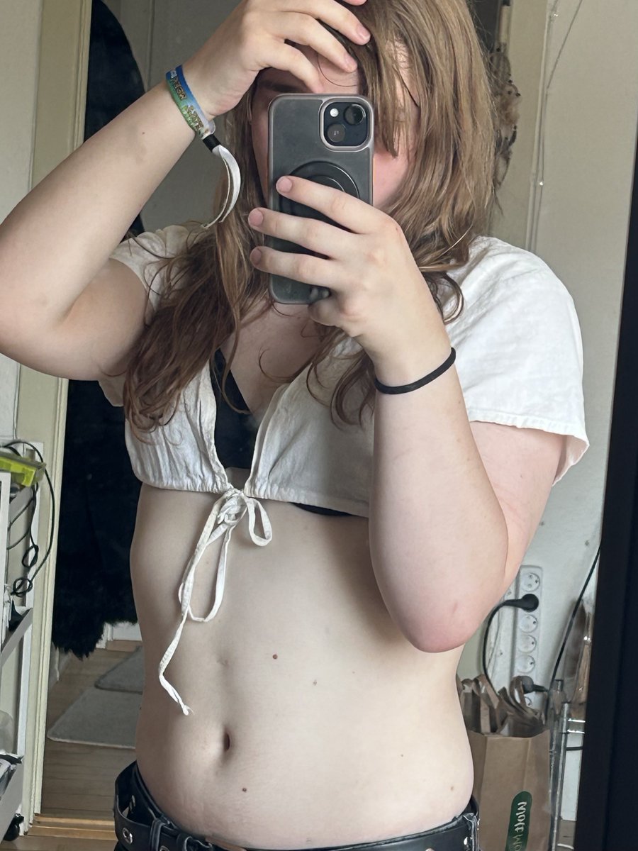 XellPostsPics's tweet photo. i'm still alive btw.
just had a hectic few months,, https://t.co/HbAaiHYGyF
