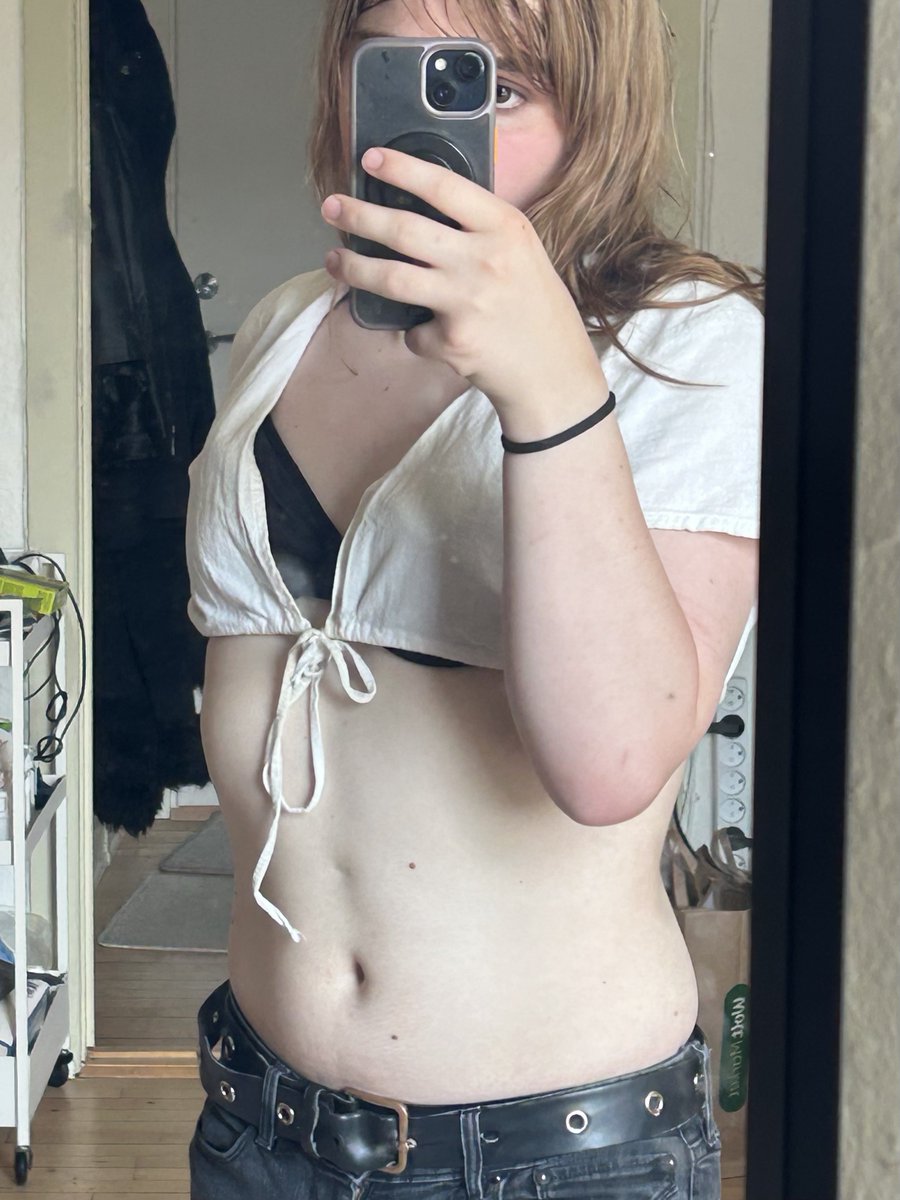 XellPostsPics's tweet photo. i'm still alive btw.
just had a hectic few months,, https://t.co/HbAaiHYGyF