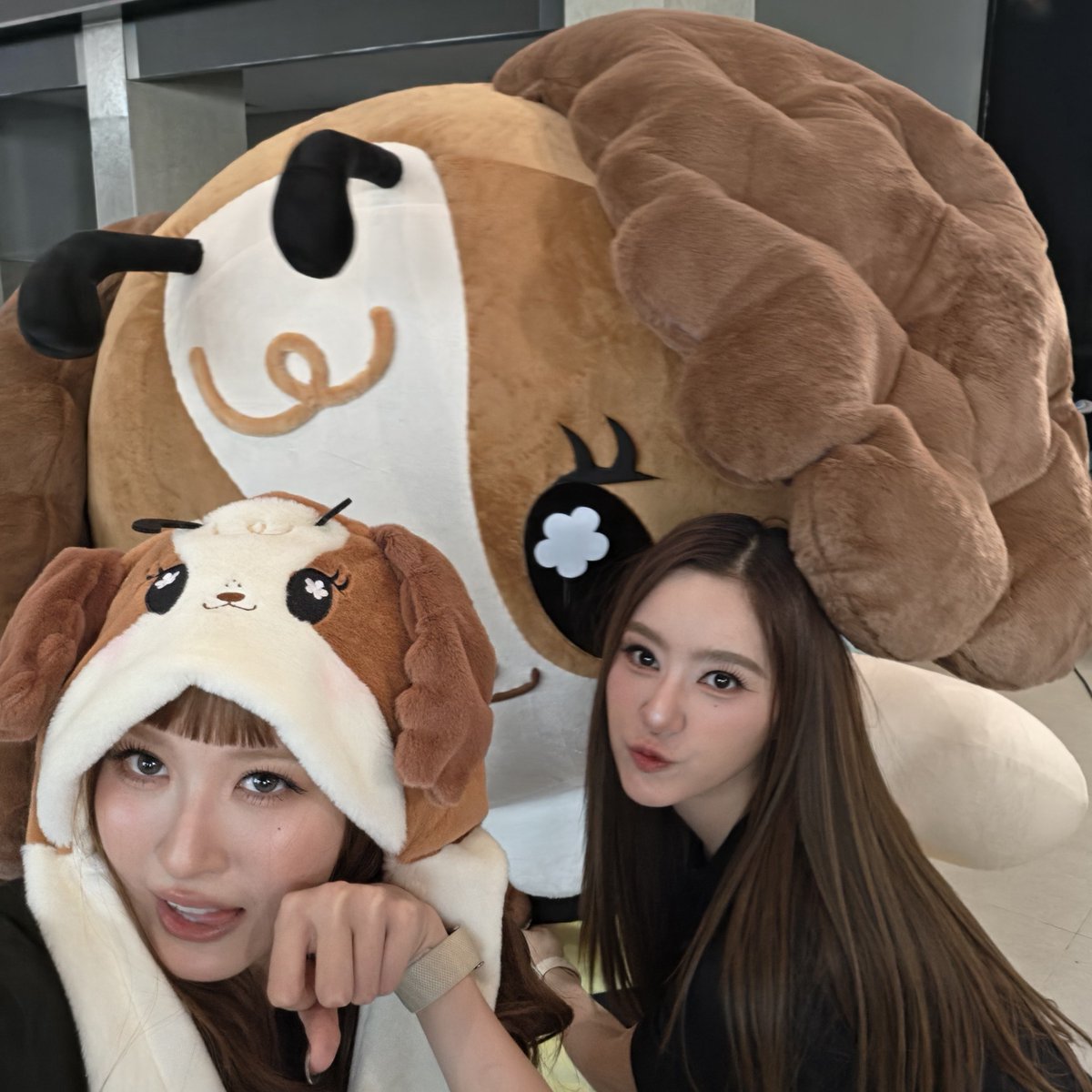 vimmy_gmmtv's tweet photo. รักหม่ามี้หมู่มู้ทุกวันที่หูบินเลยค่ะ

#ครอบครัวหูบิน https://t.co/N19ptxPJ74