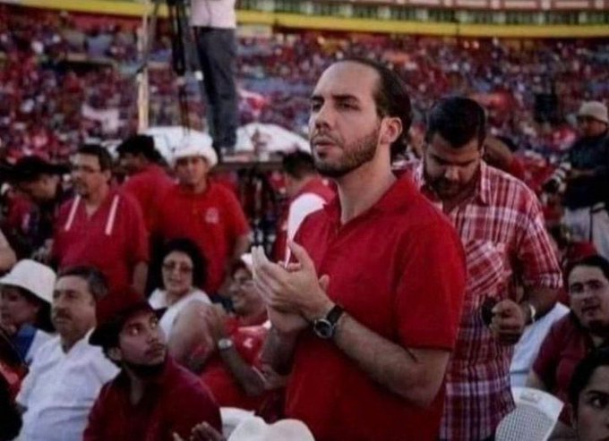 elemprendedorsv's tweet photo. @LasCosaComoSon_ @WilliamSorianoH AQUI ESTABAN LOS DE ARENA FRENTE MIRA MAJE. https://t.co/w3MYmNElb2