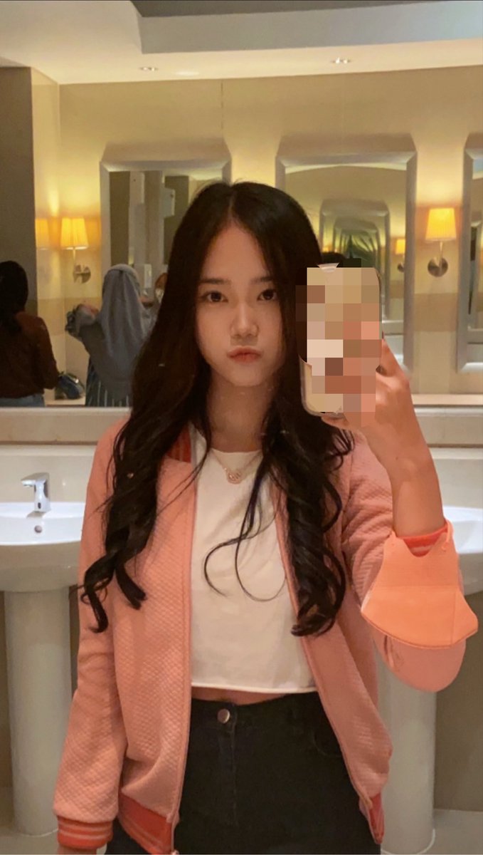 AR_LanaJKT48's tweet photo. Karena blum bisa #RaBulana yang hari ini, jadi aku pake foto 3 TAHUN LALU WKKWKWK,  MAKASIHH BANYAK JUGA YAAA VC AKU SUDAH SO!!🥹🥹🩷🩷🤙🏻🤙🏻, GA SABAR NGOBROLL berbincang HANGAT BerbaGi CeritA BARENG KALIANN 😽🩷, makasih banyak yaa DAN SEMANGAT HARI INI🫶🏻🫶🏻 WKWKKWKWK https://t.co/uNqkr8HhdO