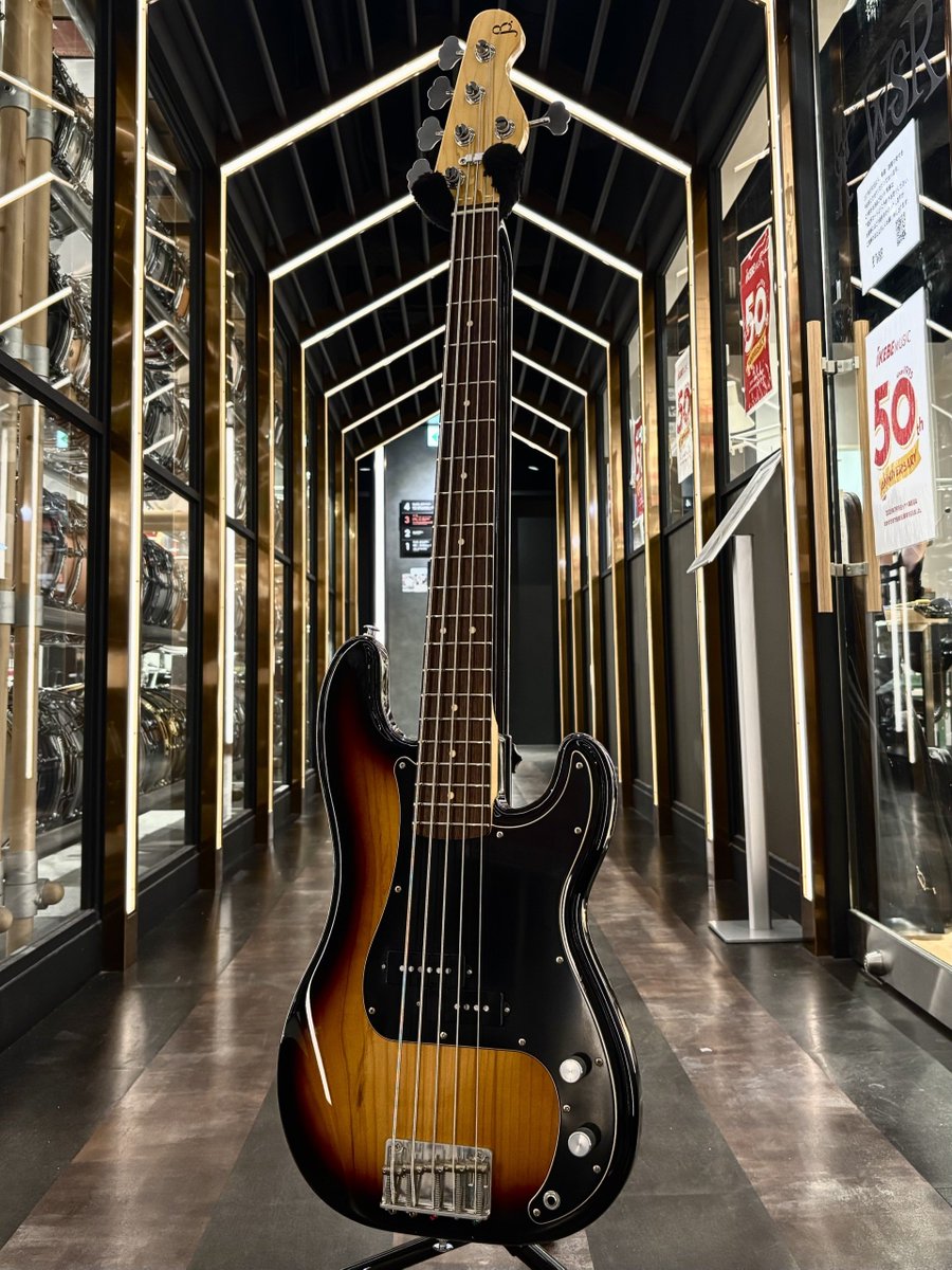 grandeybass_tyo's tweet photo. BLACK SMOKER
Trad Master Series Beta P5 (2Tone Sunburst/Light Aged)

¥410,000➡¥389,000
こちらは5弦モデルですが、4弦の様な粒立ち感あるサウンドが魅力となっており、弦の本数問わずPBタイプのベースをお探しの方に是非お勧めしたい一本🔥

さらに、 https://t.co/DwpISNVjz7