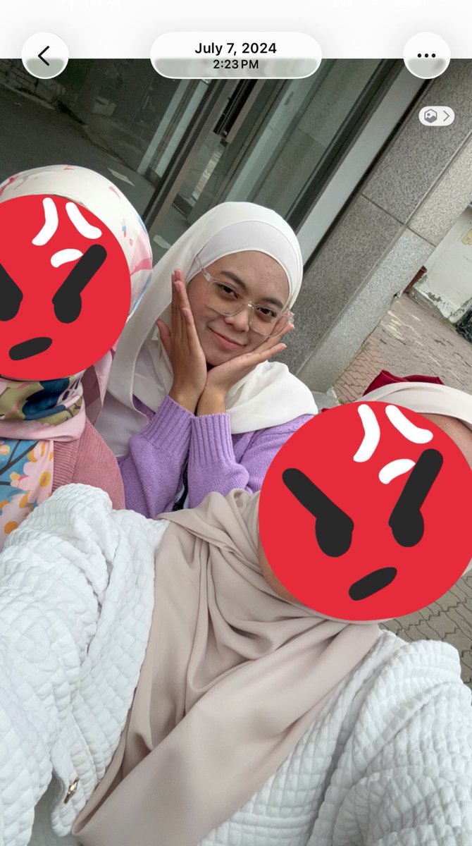 kryskilogram's tweet photo. Hi MAIZATUL AZIANI!

ingat tak dulu kita pergi narcissism 2024 kat seoul sama sama? time ni kitorang taktau laa yang kau scammer n hutang keliling pinggang. Ingat tak waktu kau nangis kuat kuat kat pintu exhibition narcissism jaemin sebab kau takleh masuk? time tu aku kesian— https://t.co/5UBTnnVwm4