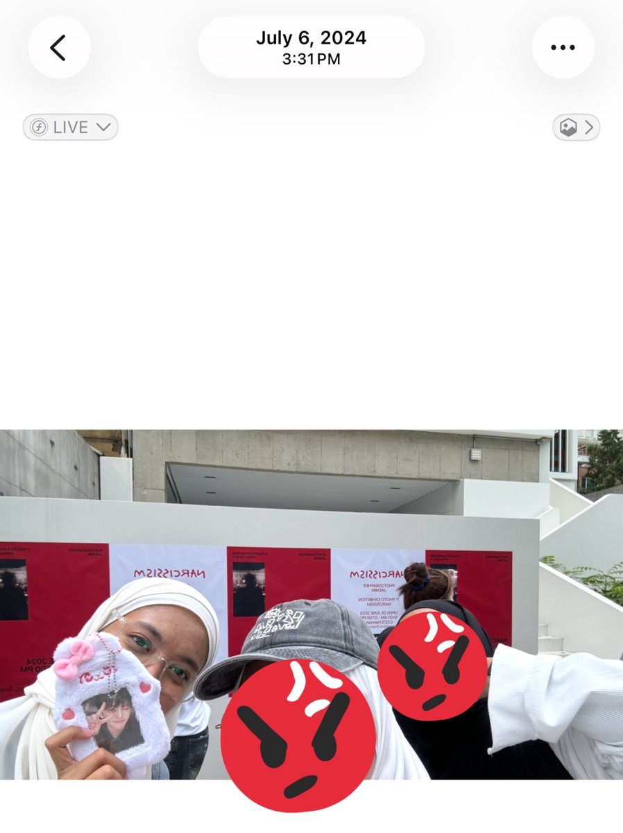 kryskilogram's tweet photo. Hi MAIZATUL AZIANI!

ingat tak dulu kita pergi narcissism 2024 kat seoul sama sama? time ni kitorang taktau laa yang kau scammer n hutang keliling pinggang. Ingat tak waktu kau nangis kuat kuat kat pintu exhibition narcissism jaemin sebab kau takleh masuk? time tu aku kesian— https://t.co/5UBTnnVwm4
