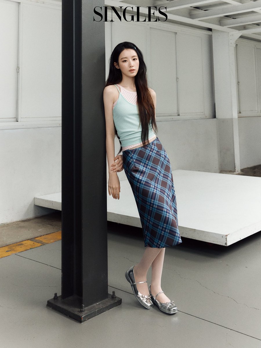 official_i_dle's tweet photo. #SHUHUA x #SINGLES
@singlesmania 

#아이들 #idle
#슈화 https://t.co/8LSmsmjwI3