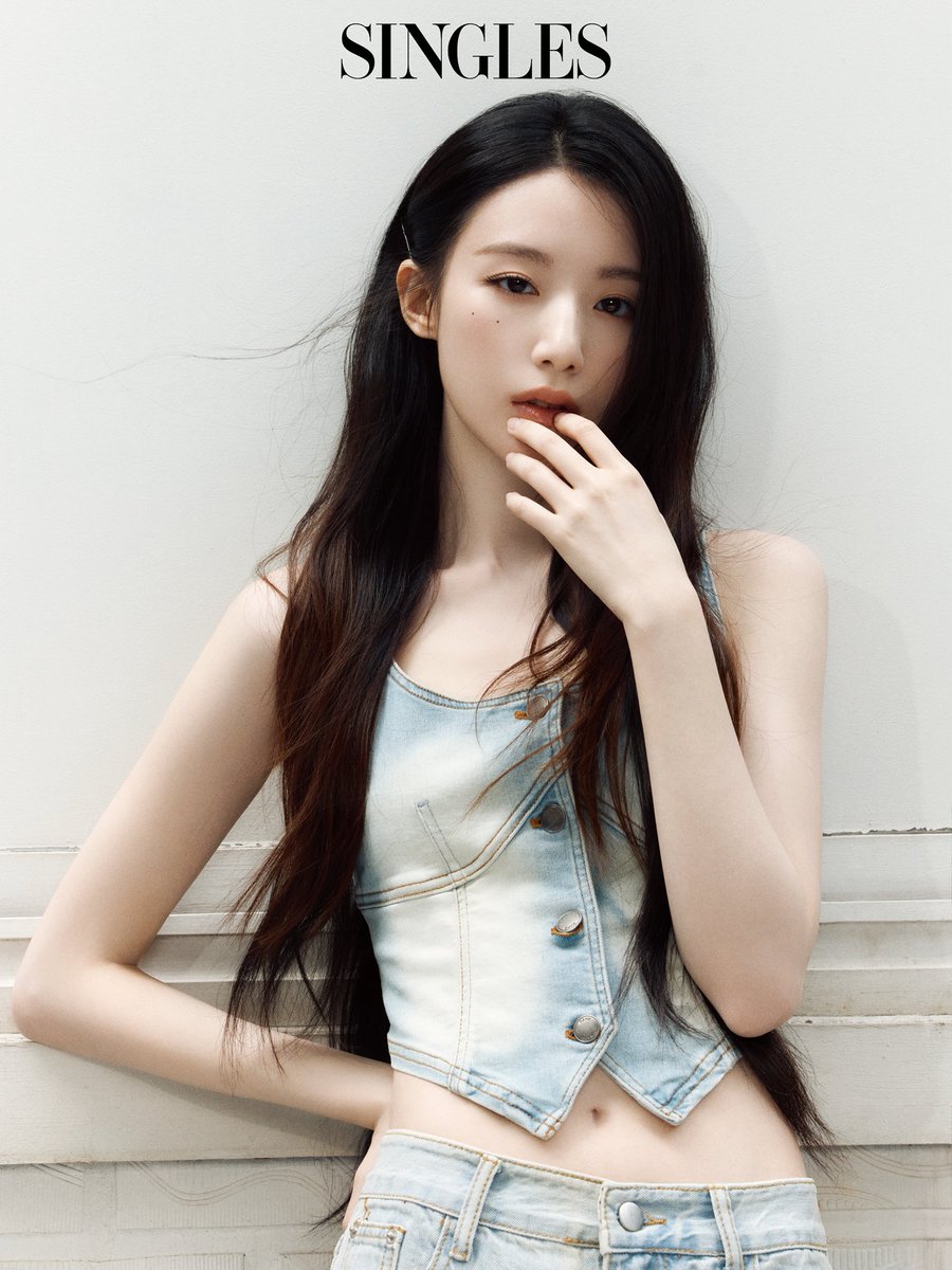 official_i_dle's tweet photo. #SHUHUA x #SINGLES
@singlesmania 

#아이들 #idle
#슈화 https://t.co/8LSmsmjwI3
