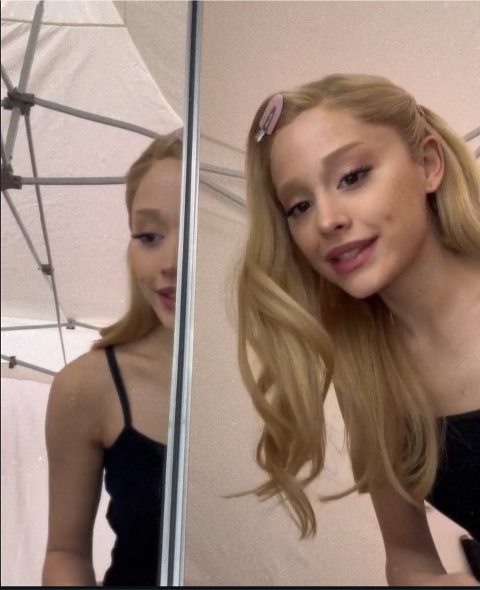 lillsmoonlight's tweet photo. that hung smile https://t.co/nwhGEKN2be