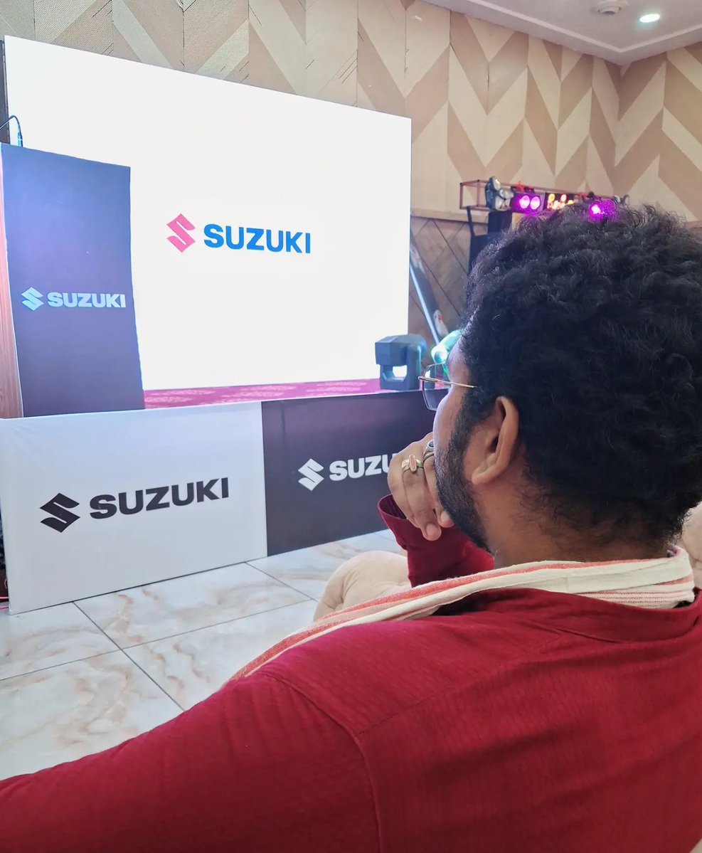 choubey_the's tweet photo. Shosha Suzuki Daltonganj के द्वारा RDS RAMADA HOTEL में Burgman Launch Event आयोजित पार्टी में सम्मिलित हुआ। https://t.co/B5y9CpoqW4