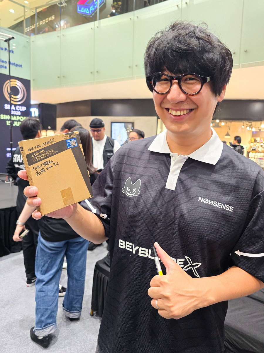 Deoulve's tweet photo. 『 #BEYBLADEX 』 S.E.A. Cup 2026

• Photo 02: Takaoka Hisato (General Manager: Marketing Products for BeyBlade X)

• Photo 03: Ochiai Kiyoshi (Managing Director: TOMY Asia)

• Photo 04: Kosaka Yuta (Face of BeyBlade X: BeyBlade X Dev. Team)

#AeroPegasus
#BeyPass
#Fuggler https://t.co/Omo9qK2xOS