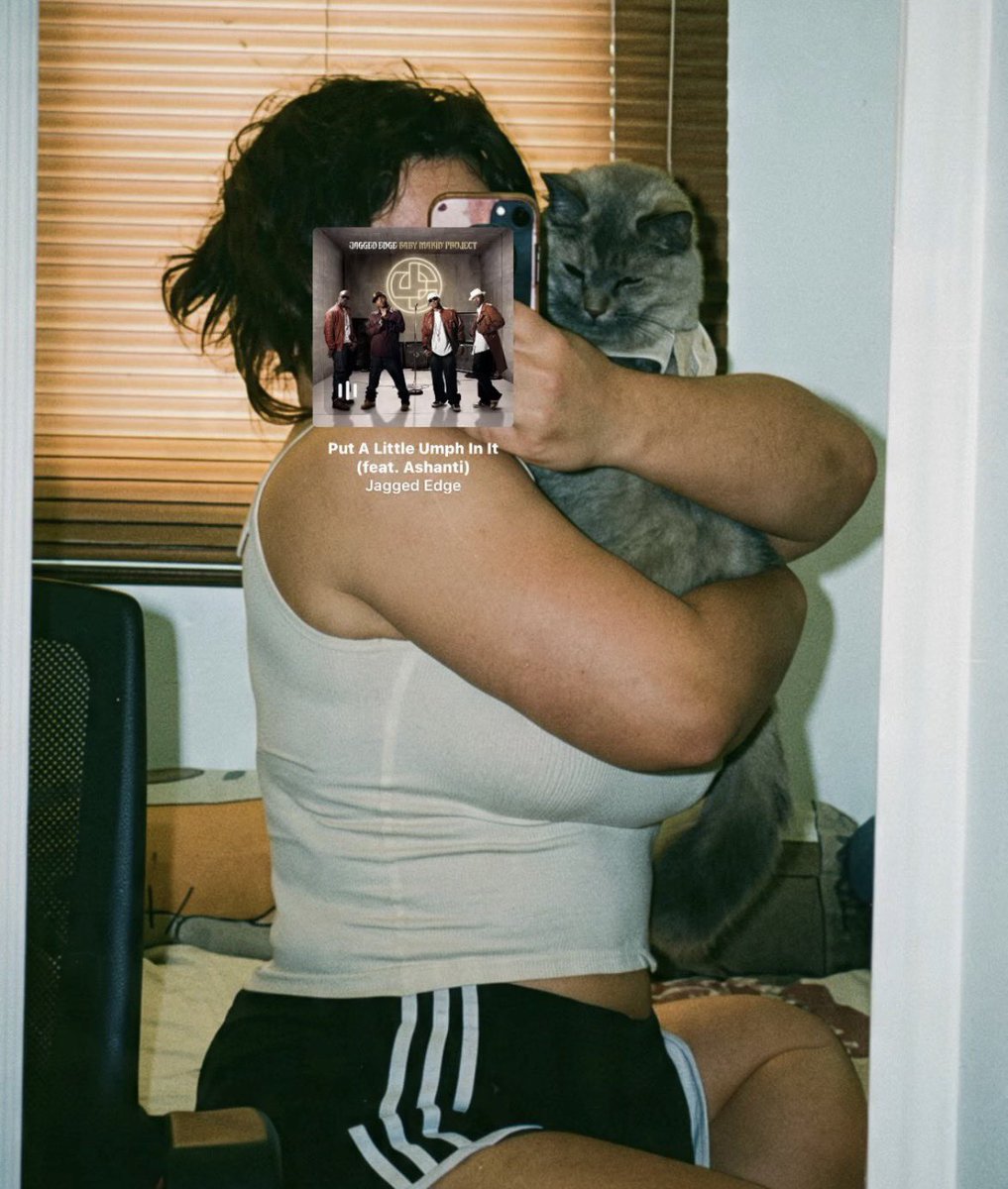 KXTZ21's tweet photo. Meowww https://t.co/c5cgu7lS6L