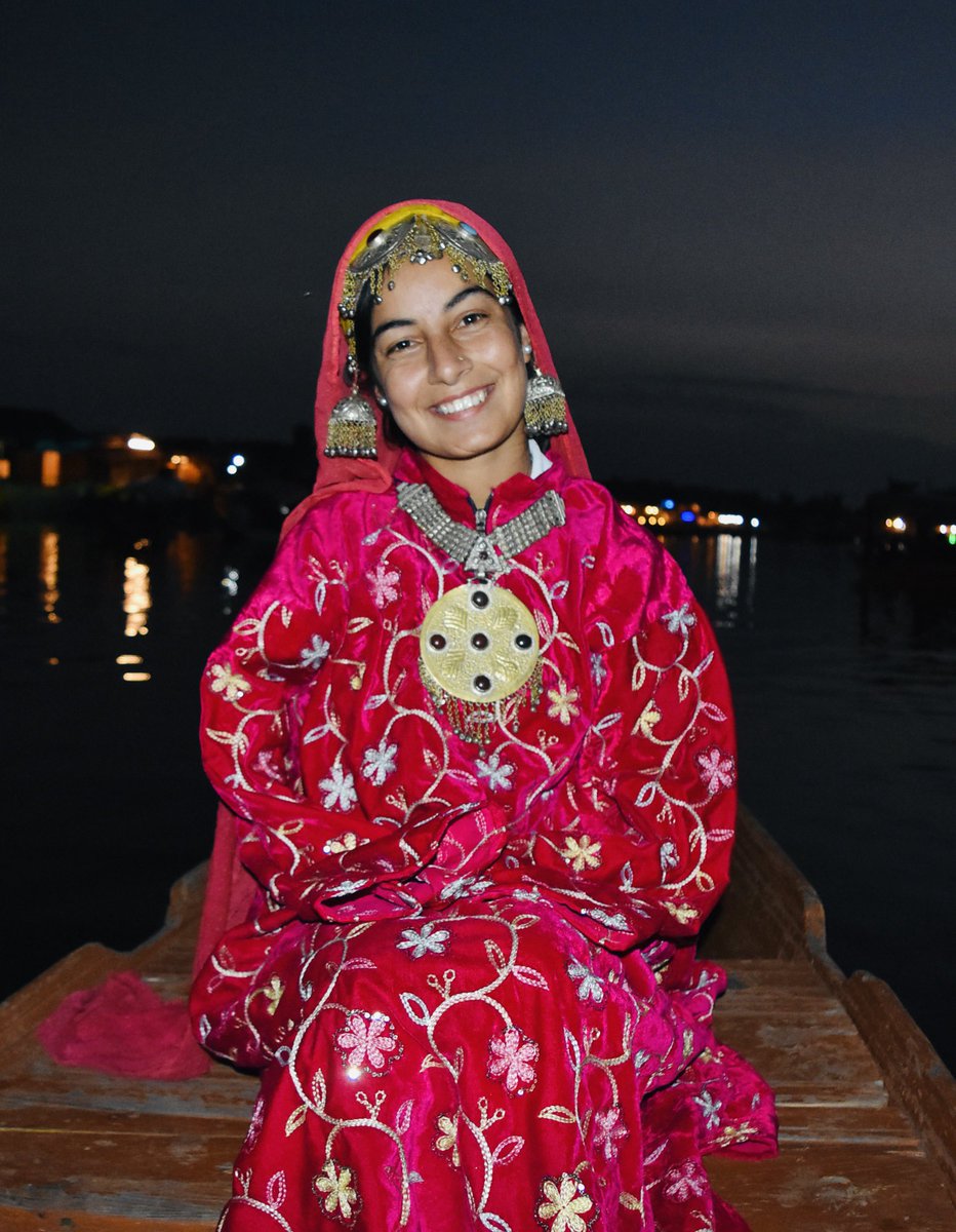 ArcherSheetal's tweet photo. Dal Lake. Golden hour. The mandatory pheran. ✨
Kashmir doesn’t just give you memories. It gives you a piece of itself. ❤️I came back with a phone full of photos, and left a little bit of me there.  Maybe it was the mountains, the silence, the people… or just you, Kashmir.

Dear Kashmir, Shukriya 🤍