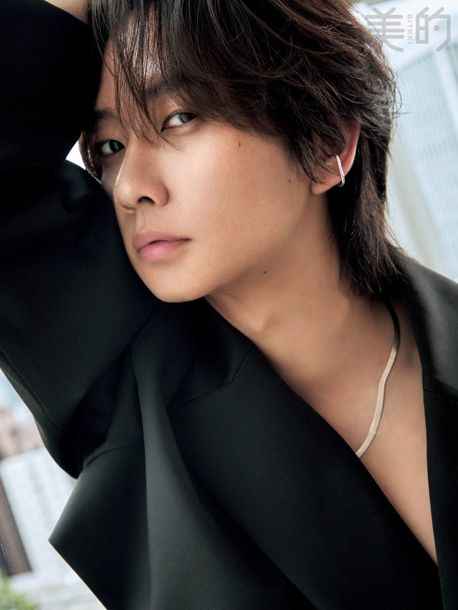 oricon's tweet photo. Travis Japan中村海人、美容誌・ファッション誌で初のソロ表紙💕『美的』
⠀
七五三掛龍也との美容トーク明かす
https://t.co/shjA9m0IO5
⠀
いつかメンバー全員で登場希望
「編集長に伝えてください」😉 https://t.co/WqpXbkP5Xw