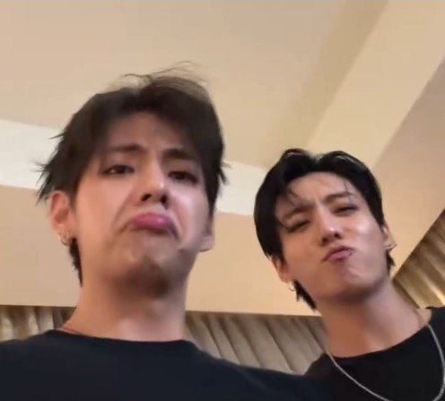 Supbnj's tweet photo. กุมีน้ำตากะสิ่งนี้ 😭😭😭😭 พวกอ้วน ชั้นอยากเห็นภาพนี้ไปอีกนาน ๆ เลย https://t.co/h7YwGc5zad