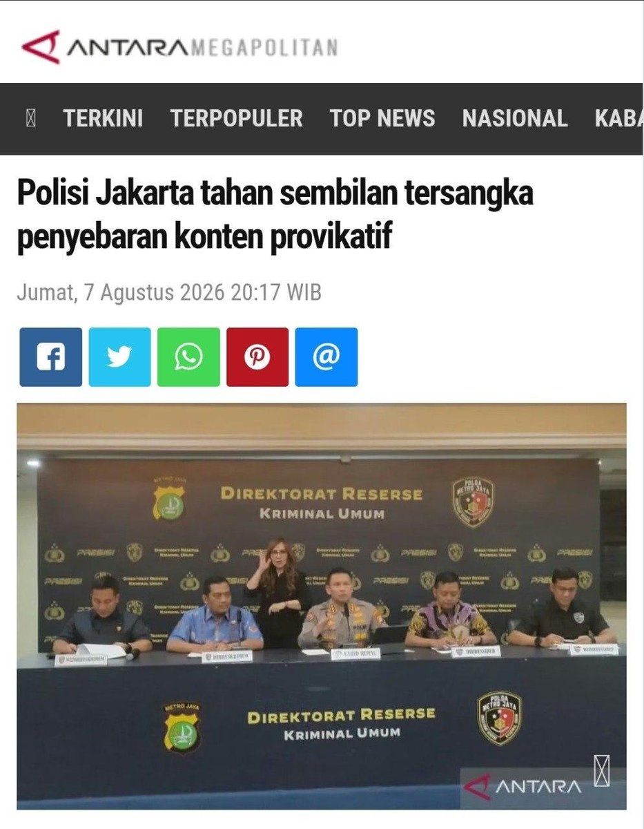 Fera_fernanda99's tweet photo. demo boleh menyampaikan aspirasi tapi ketertiban umum tetap harus dijaga karena kebebasan berpendapat bukan alasan untuk menyebarkan hoaks Warga Jaga Warga #ProvokasiChaos https://t.co/UIM5PDAKOp