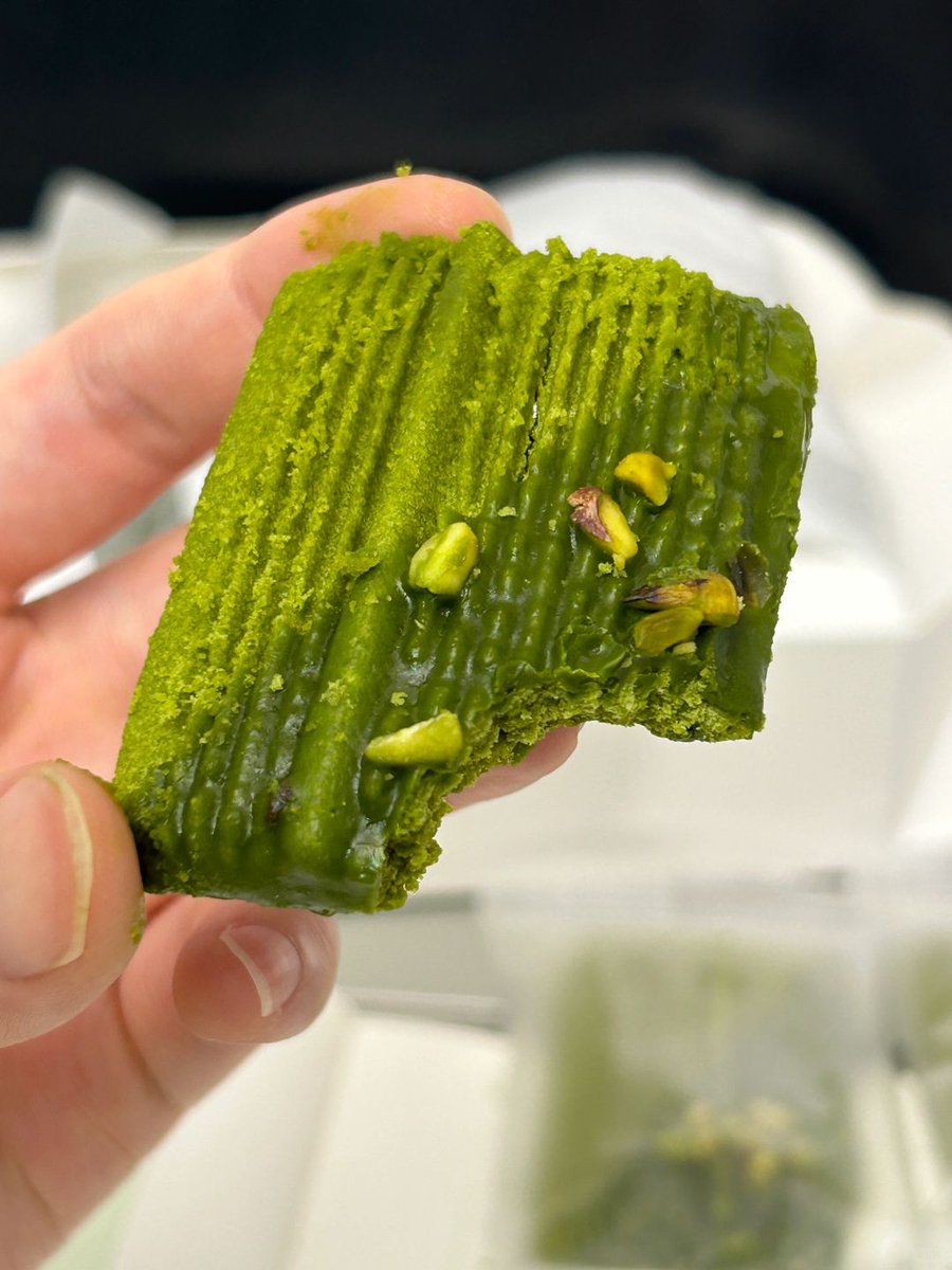 BDavy48811's tweet photo. Just grabbed these crispy matcha cookies from the new bakeshop—too good not to share! Who wants a bite https://t.co/maUwsL8cco