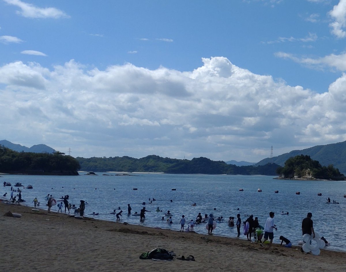 ToMonyan_4575's tweet photo. 海水浴～🌊🏊‍♂️🌊
 #海
 #海水浴
 #砂浜アチチッ https://t.co/6iqilERdAJ