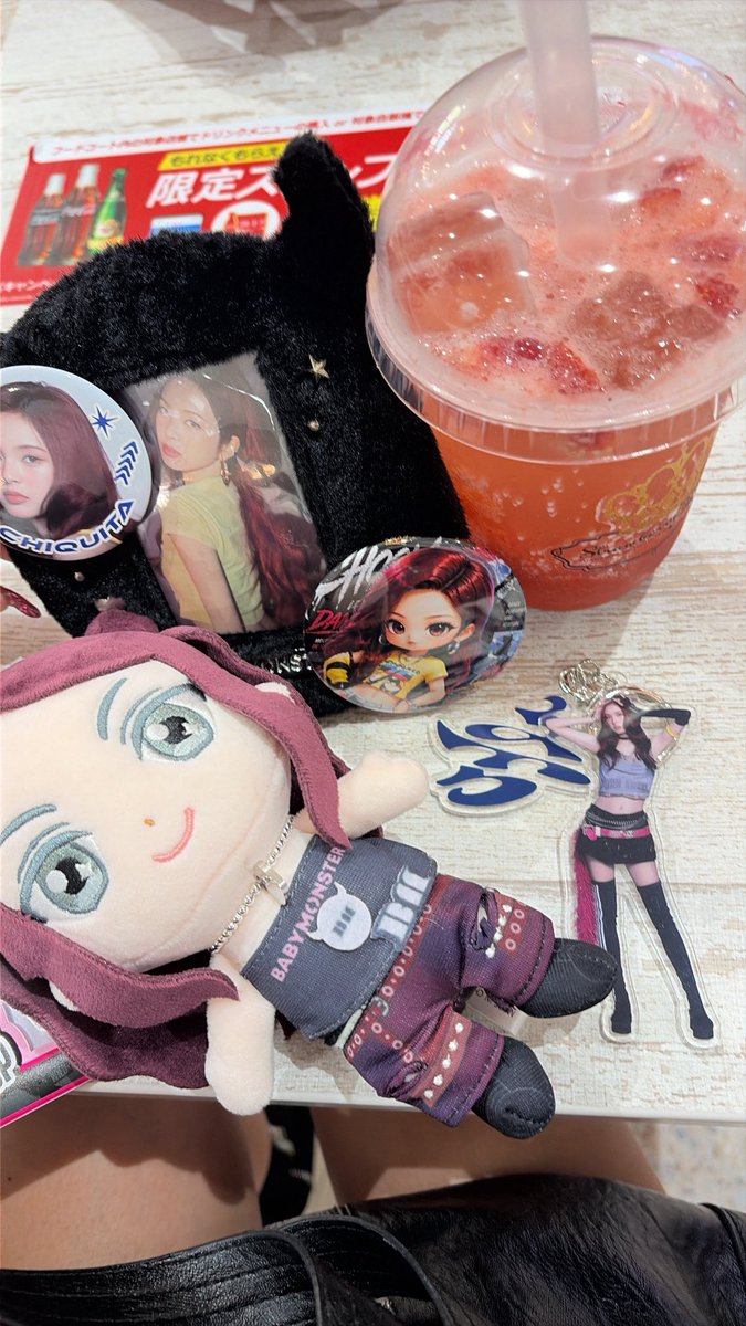 bmcannyruru's tweet photo. たまにはこういうのやって見る👀👀
チキタと生いちごソーダ🍓🐈‍⬛ https://t.co/ENK9qVLtSW