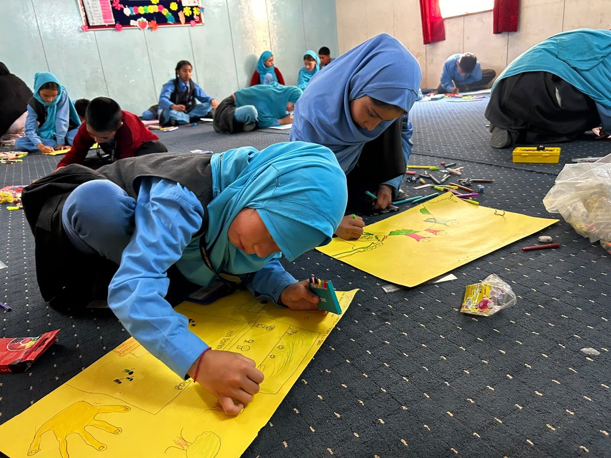 CRSKargil's tweet photo. Children filling the canvas with hope , colourful drawings and paintings honouring International Youth Day. When young voices and bright imaginations lead, the future looks unstoppable. #NationalYouthDay #YouthArt #FutureIsNow https://t.co/7nRQhqHWdR