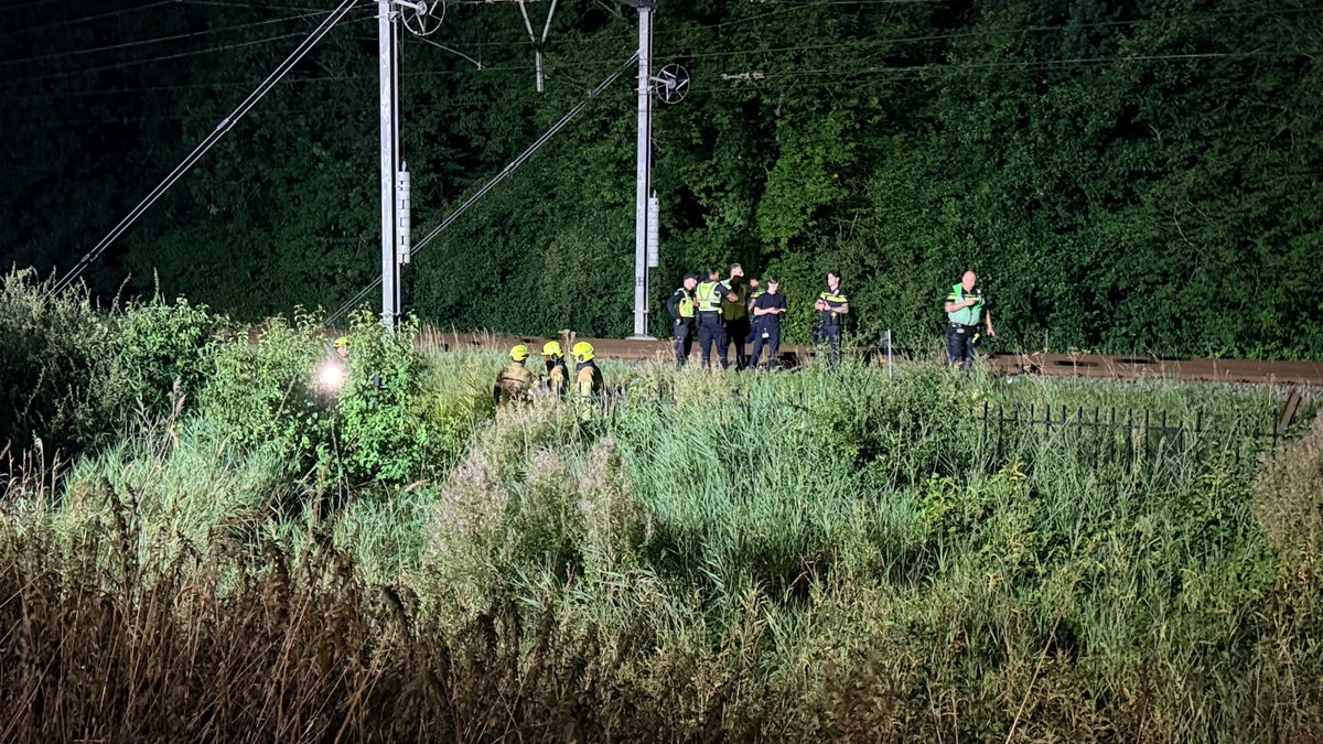 TheBigBeatFm's tweet photo. Treinverkeer bij #Alkmaar verstoord door ongeval met persoon op spoor [FOTO´S] https://t.co/xstTOxII3S #Heiloo #Heerhugowaard @Bergennh https://t.co/YHe524G2kK