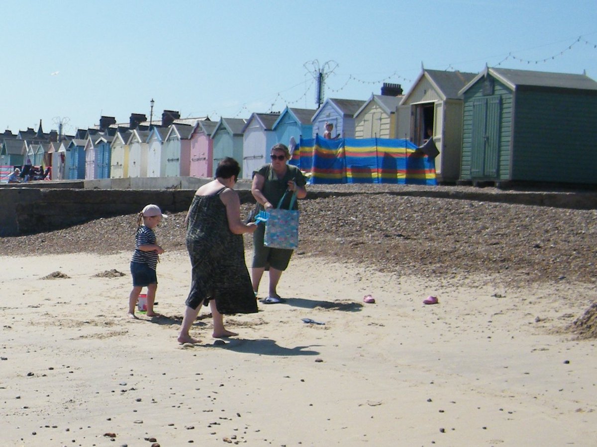 jonnyald's tweet photo. down at Felixstowe beach #building #sandcastles #atthebeachhuts https://t.co/T9mfpYsYSS