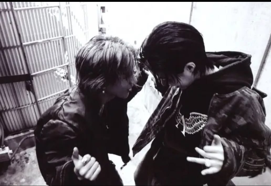 jeans4sho's tweet photo. loujin is the coolest duo ever https://t.co/WiNRNDTYNA