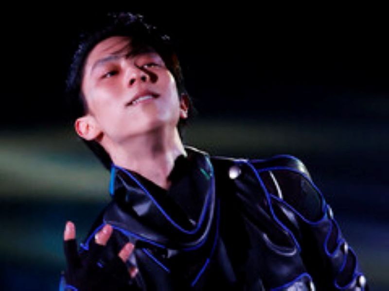YUZURU_Shueisha's tweet photo. 12月7日発売の『YUZURU2027 羽生結弦カレンダー』は、予約された方限定で販売いたします。本日は、記事で #羽生結弦 さんの軌跡を回想。単独公演『REALIVE』の模様を紹介！
https://t.co/DFynVa42KH
＠sunao_noto
予約はこちら⬇
壁掛け版
https://t.co/D9E8kFSEpz
卓上版
https://t.co/htRPAuTnGE
申し込みは９月９日まで！ 予約限定販売です！