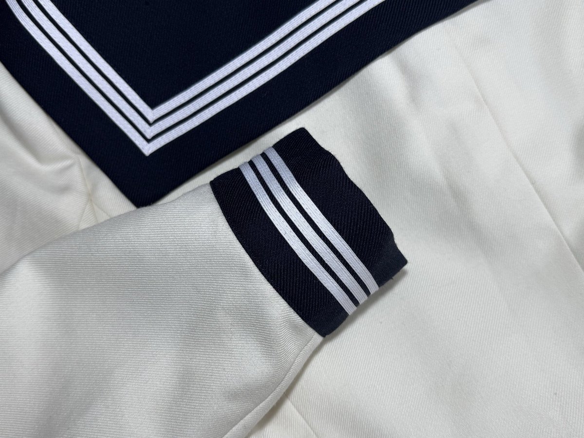 hakuryo_skirt2's tweet photo. みんな大好きな博多女子のセーラー服だよ🩷
ハネクトーン製の大きいサテンリボンが素敵🎀
#博多女子 #制服 #セーラー服 #ハネクトーン https://t.co/bBAIhcLw6v