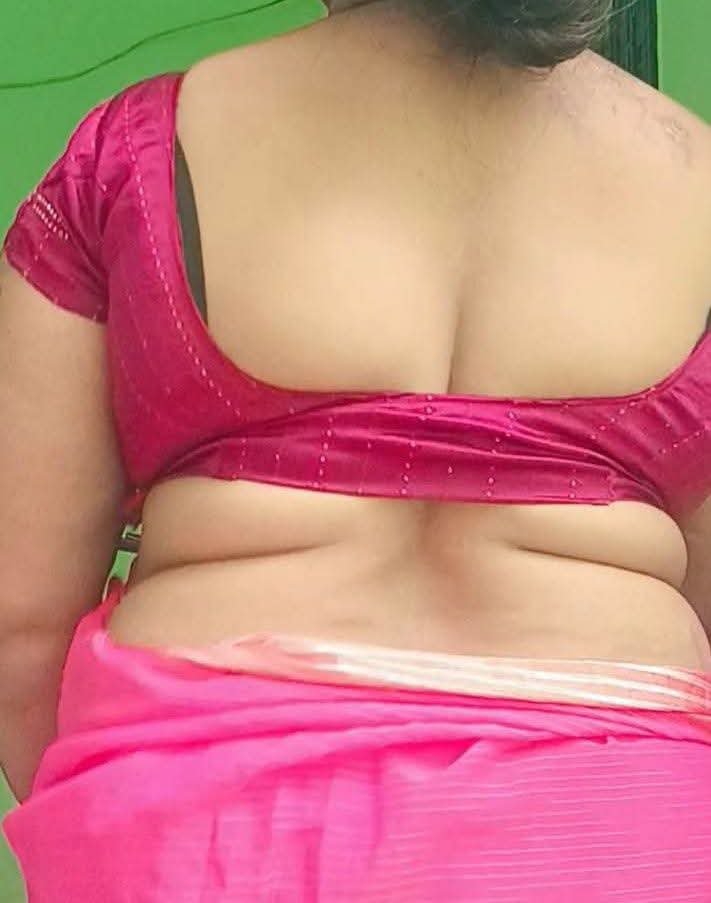 bindumaami's tweet photo. என்ன பண்ணுவது வயசானா மடிப்பு விழுகத்தா செய்யும் 💋 https://t.co/VeOu3EApRg