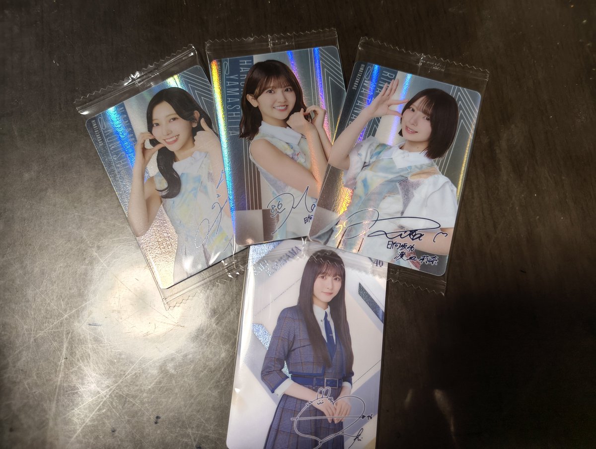 3s7m284's tweet photo. 今日はキーホルダーも買っちゃった
らぶりーとすみれさんマジ引けない…
#日向坂46
#ローソン
#金村美玖　#山口陽世　#小西夏菜実　#平尾帆夏　#山下葉留花　#渡辺莉奈　#片山紗希　#佐藤優羽　#高井俐香 https://t.co/6CAEXyjupV
